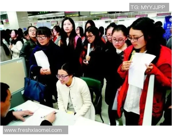 黄娜的足球之路:从青涩少女到职业球员的心路历程 黄娜的足球之路:从青涩少女到职业球员的心路历程