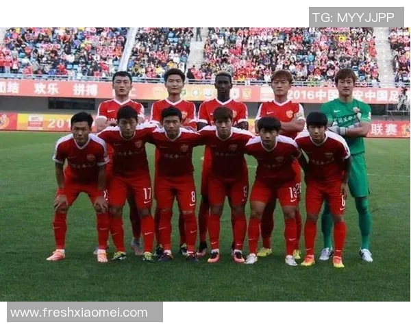 武汉篮球队在世界杯积分榜中以60分稳居第一,展现强劲实力与竞争优势 武汉篮球队在世界杯积分榜中以60分稳居第一,展现强劲实力与竞争优势